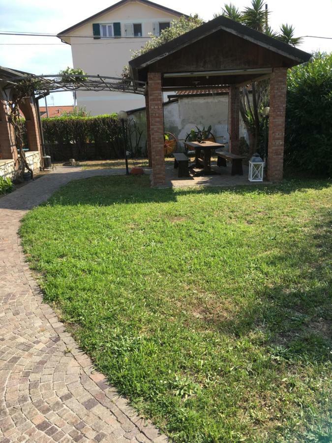 Casa Degli Zii Appartamento Letizia Luni Exterior photo